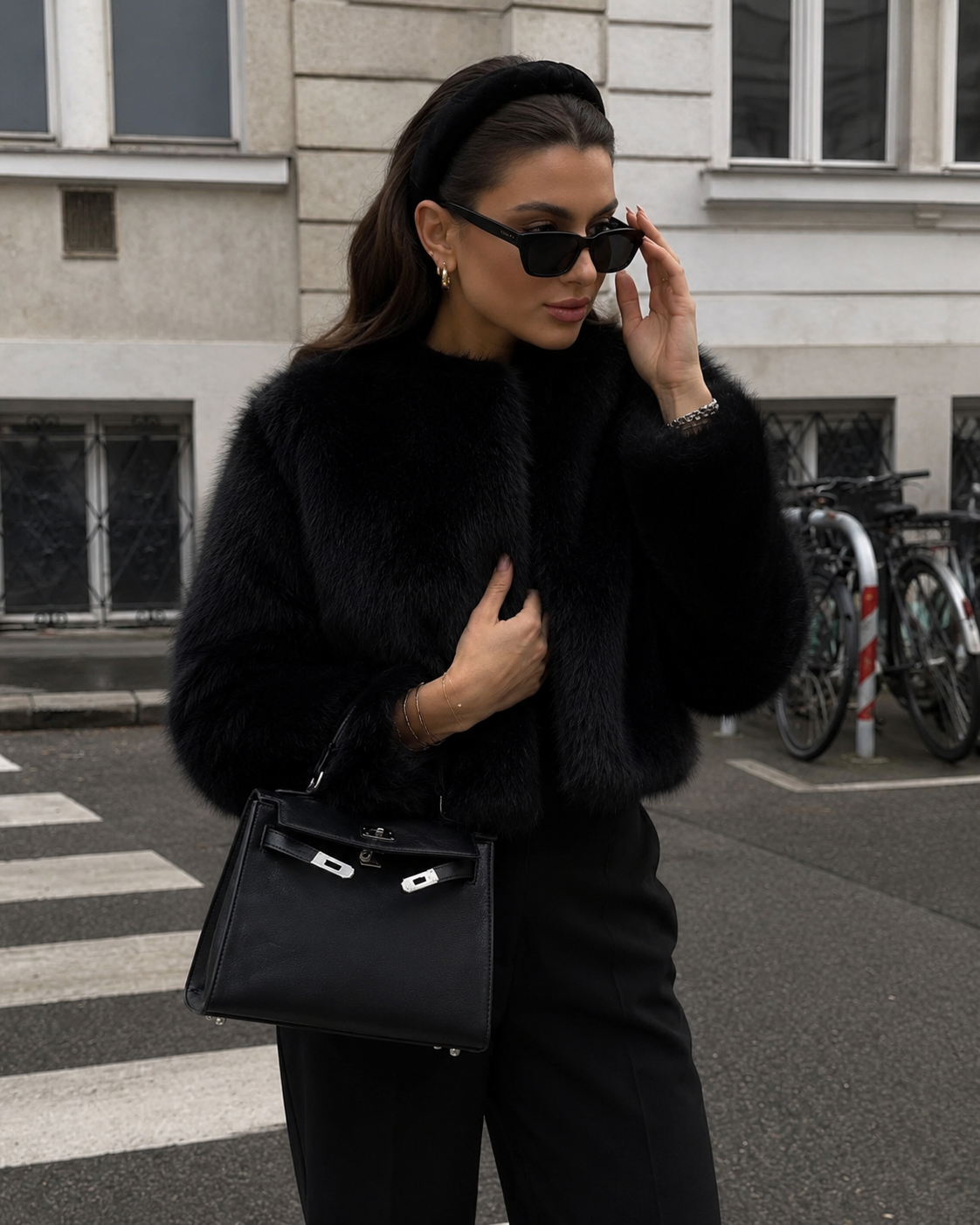 Women's Faux Fur Coat – Tailored Silhouette with Elegant Fur Collar