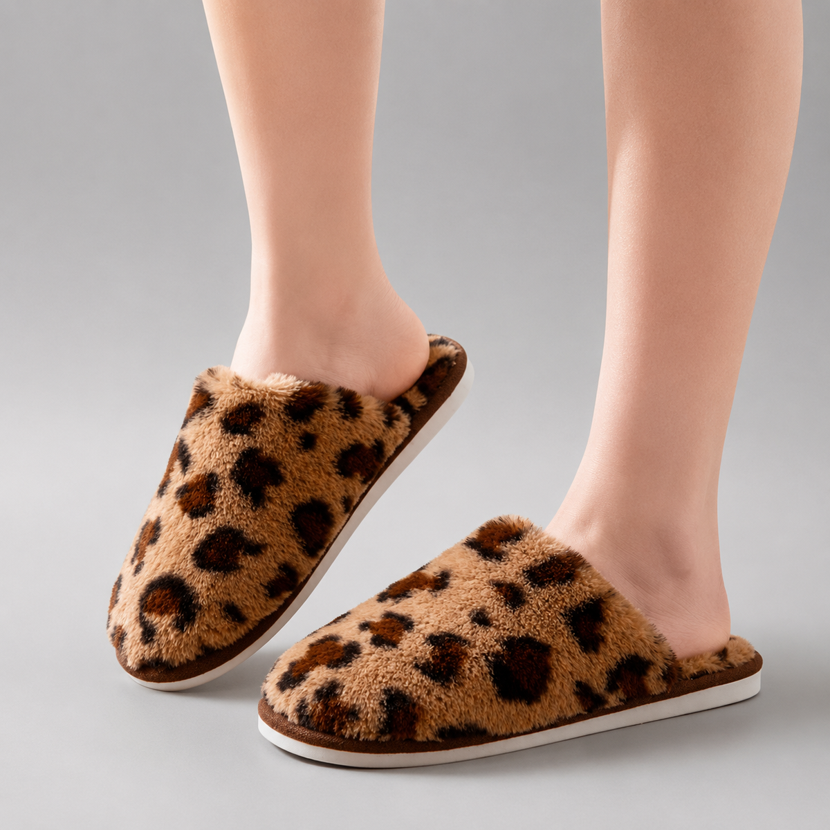 Women's Plush Leopard Print Slippers – Fuzzy Fur – Casual Slip-On – Winter