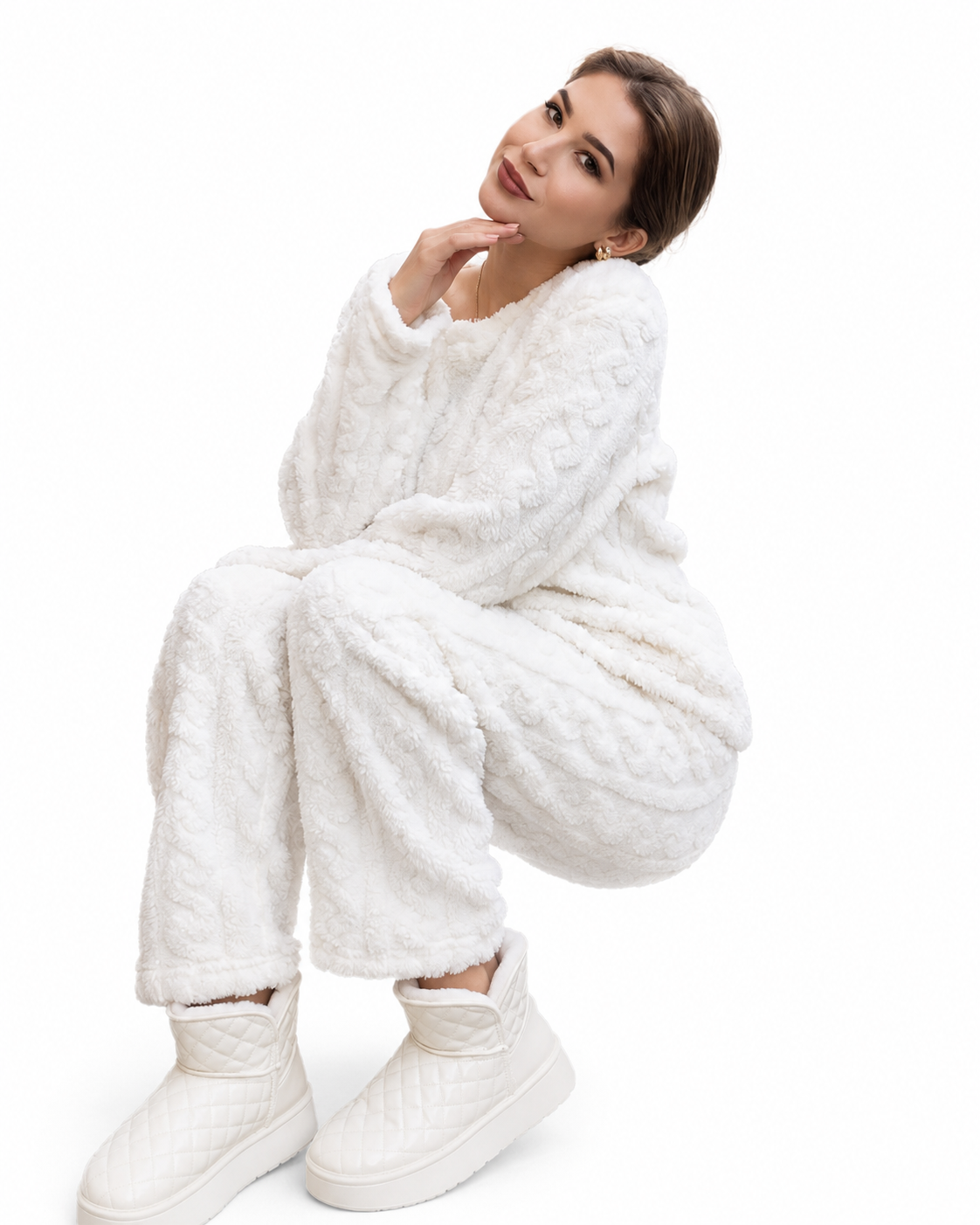 Women's Plush Winter Pajama Set – Long Sleeve Top and Matching Bottoms – Relaxed Fit
