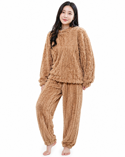 Women's Plush Winter Pajama Set – Long Sleeve Top and Matching Bottoms – Relaxed Fit