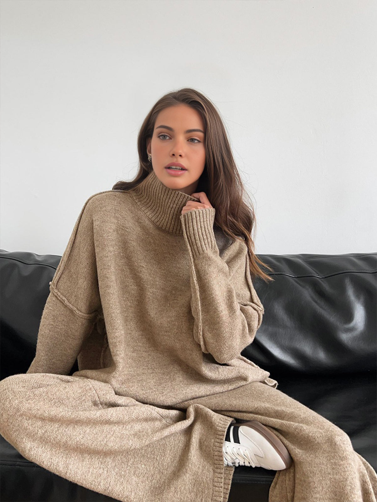 Cozy Knit | Women's Lounge Set with Soft Turtleneck & Wide-Leg Pants for Ultimate Comfort 4