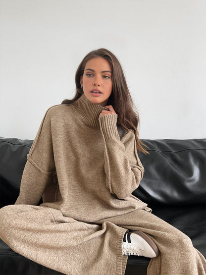 Cozy Knit | Women's Lounge Set with Soft Turtleneck & Wide-Leg Pants for Ultimate Comfort 4